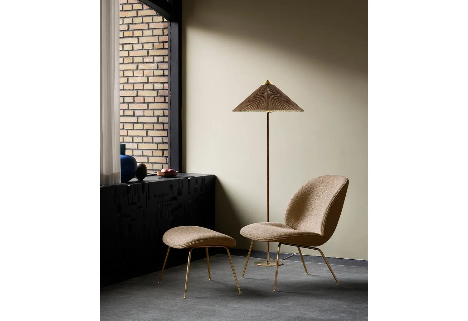 9602 Floor Lamp