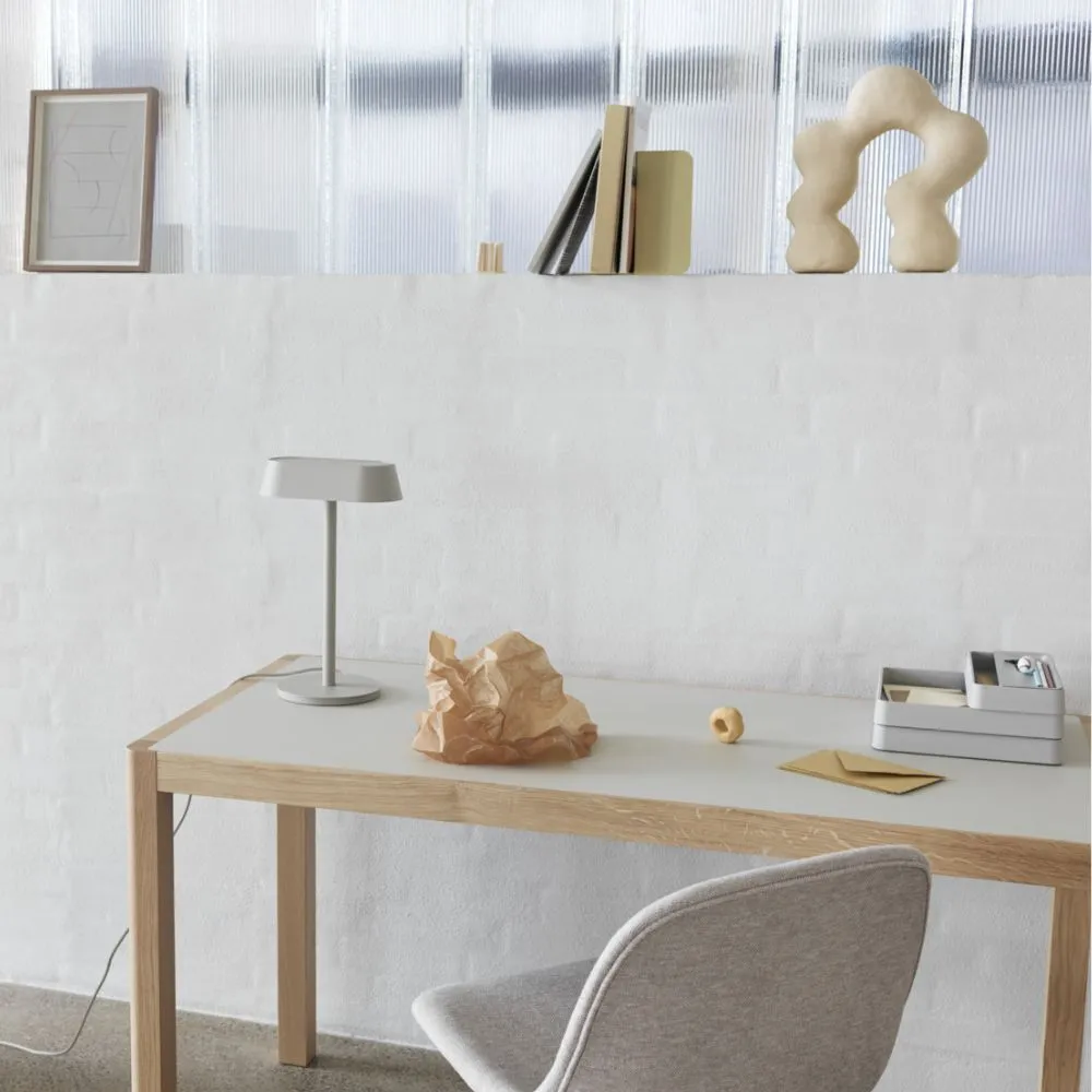 Muuto Linear Table Lamp