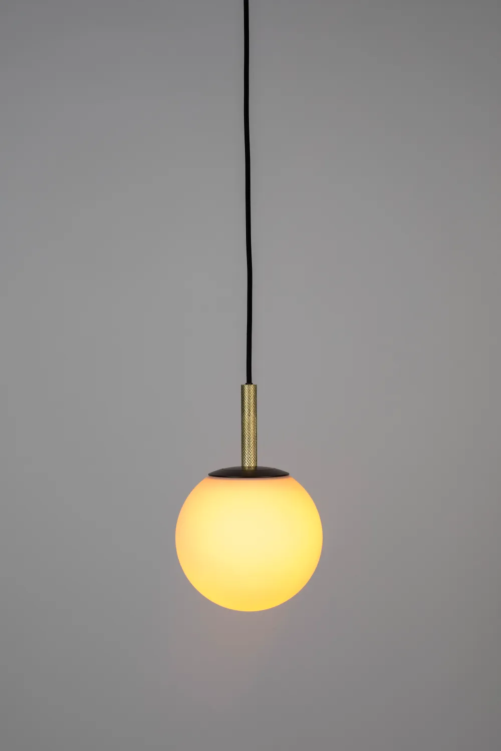 Opal Orb Pendant Lamp | Zuiver Orion