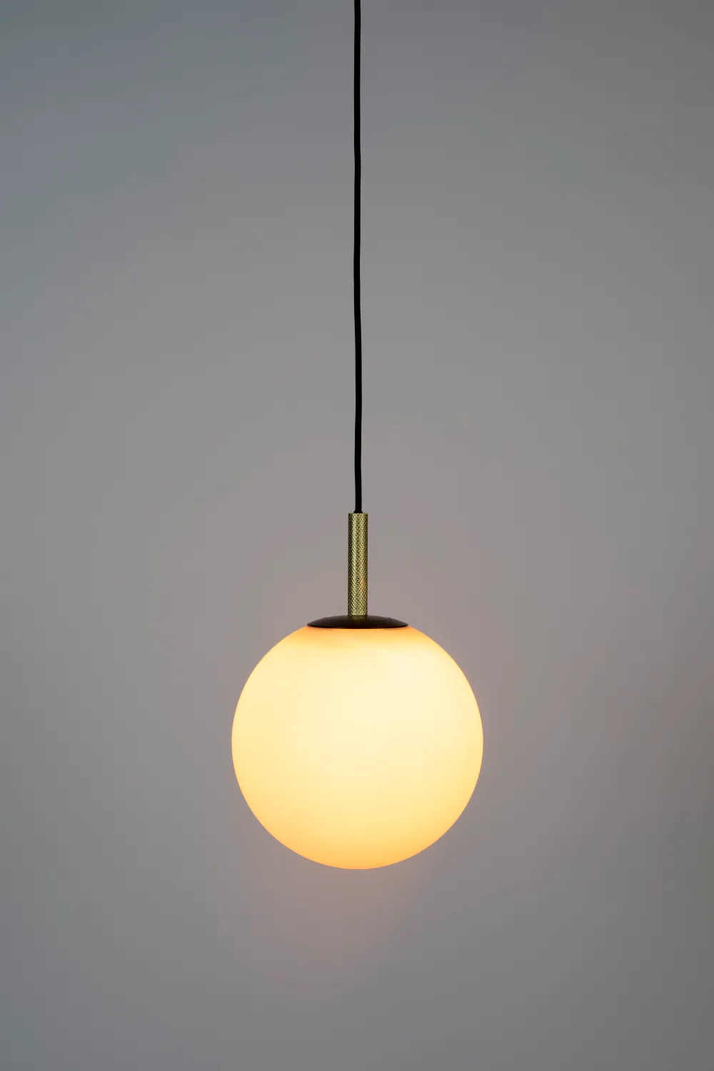 Opal Orb Pendant Lamp | Zuiver Orion