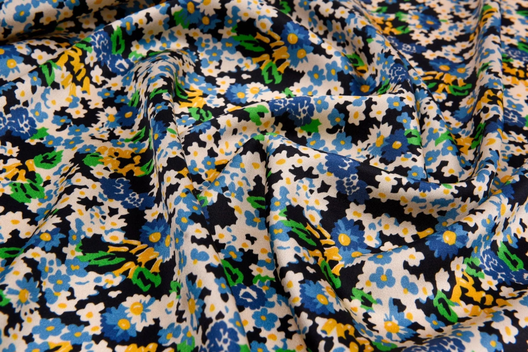 Original 100% Silk Floral Print Stretch Silk Fabric, 19 Momme Mulberry Silk Fabric.100% CRUELTY-FREE SILK Fashion Apparel